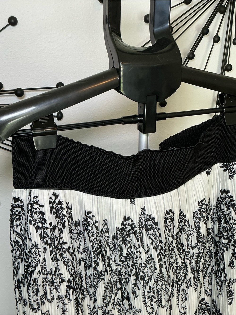 Metro Wear Black White Pleated Floral Paisley Midi Skirt XL - Picture 2 of 4
